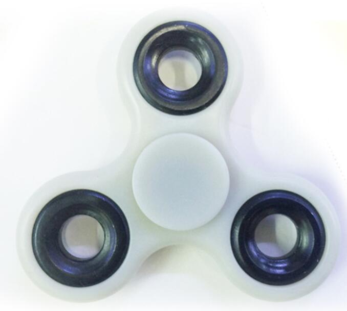 Glow-in-the-Dark Tri-Spinner Fidget Toy – Sensory Stress Relief Spinner